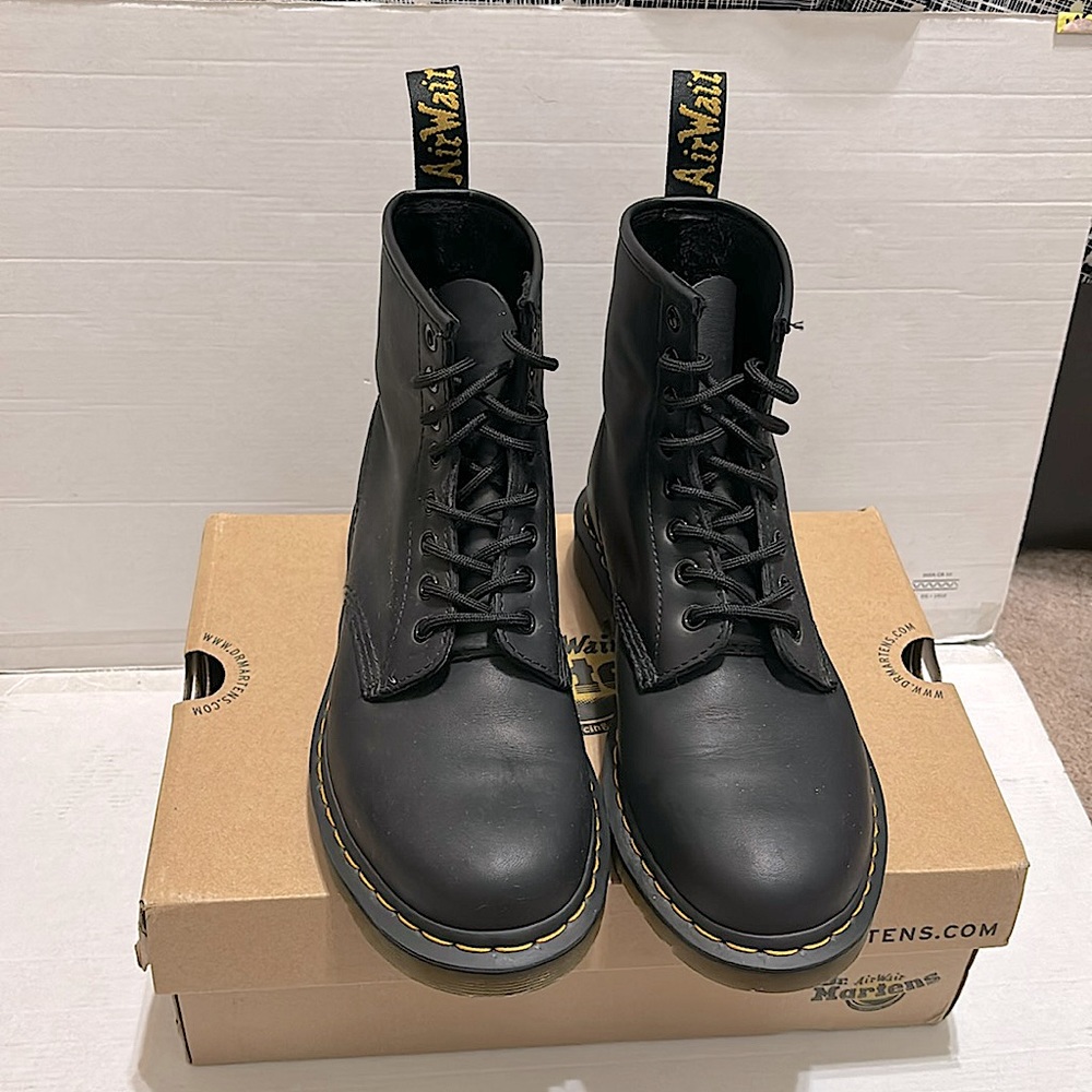 Dr. Martens Black Greasy size 9